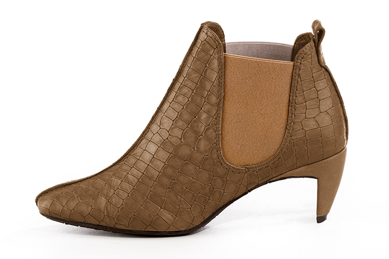 Women's camel beige elegant Chelsea ankle boots, with side elastics. Square toe. Medium comma heels - Profile view